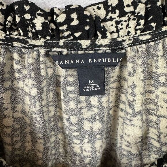 Banana Republic Women’s Sleeveless Ruffle Collar Shell Shirt Black & Tan M - Picture 3 of 8